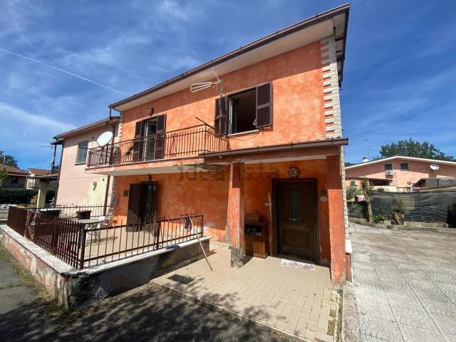Appartamento in vendita di 102 m² in Via Quadrelle