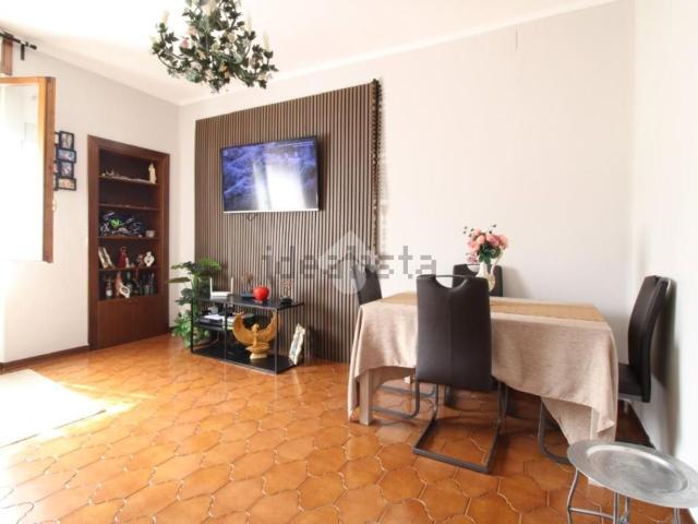 Appartamento in vendita di 102 m² in Via Roma