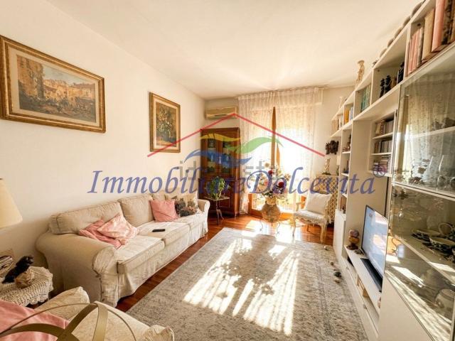 Appartamento in vendita di 102 m² in Via Raffaello Sernesi, 61