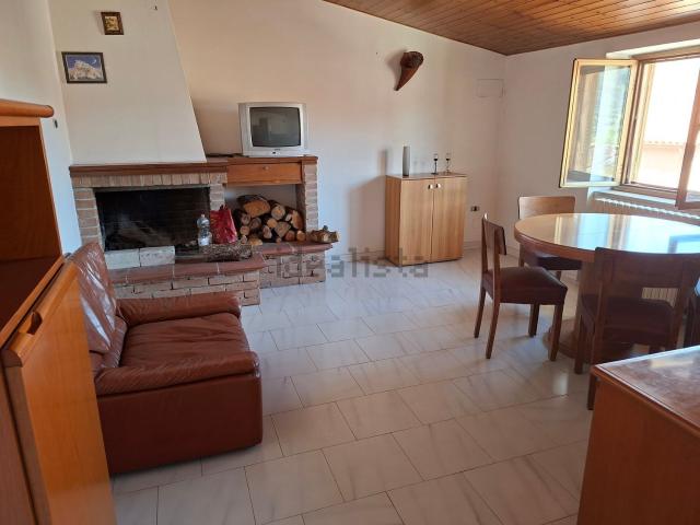 Appartamento in vendita di 102 m² in Via Trieste