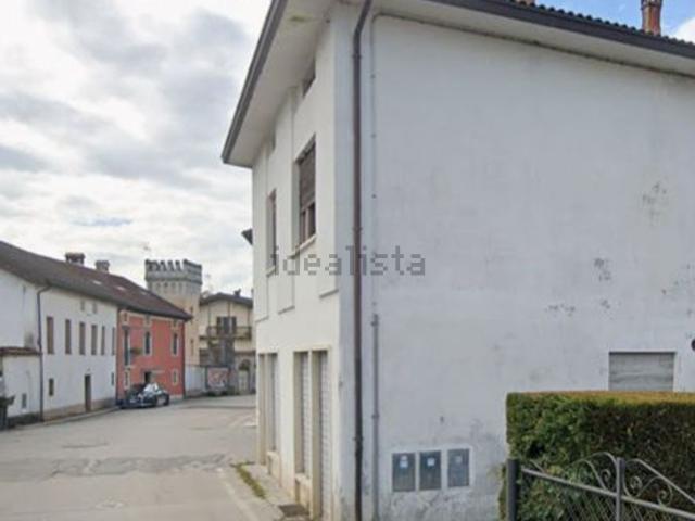 Appartamento in vendita di 102 m² in Via Vellai