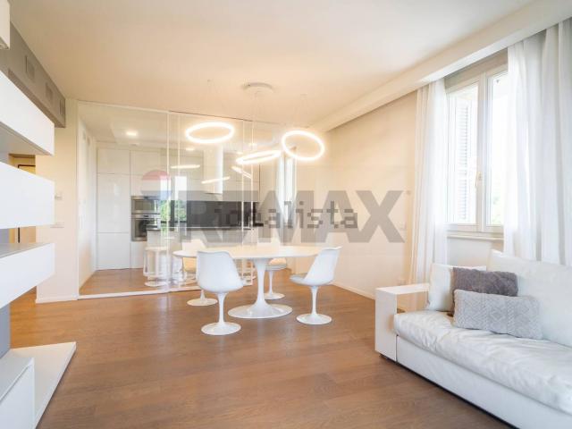 Appartamento in vendita di 102 m² in Viale Tanara Faustino, 12