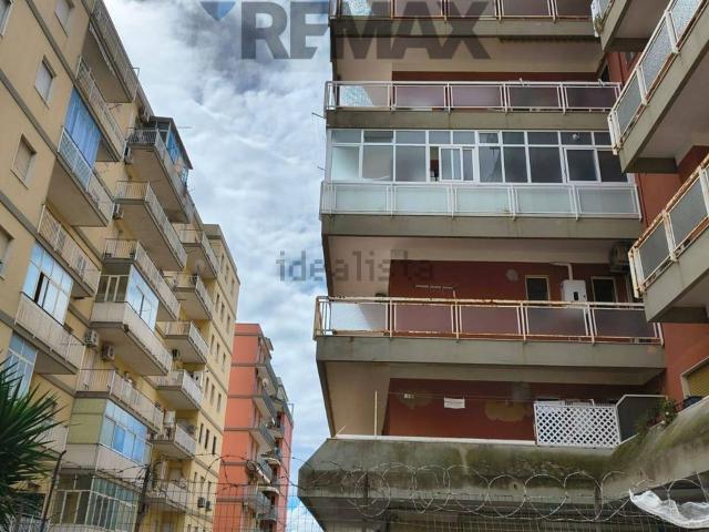 Appartamento in vendita di 102 m² in Viale Teracati, 184