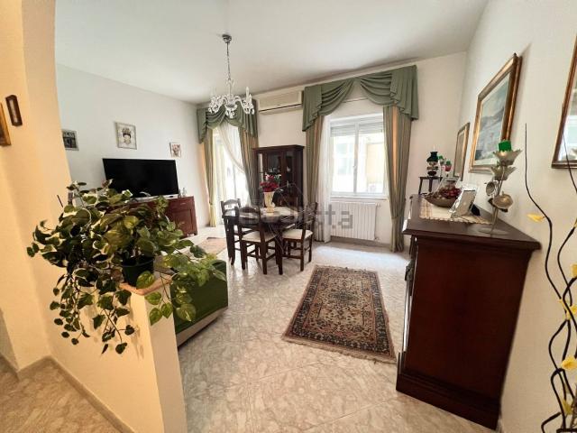 Appartamento in vendita di 102 m² in Viale Algeri, 17