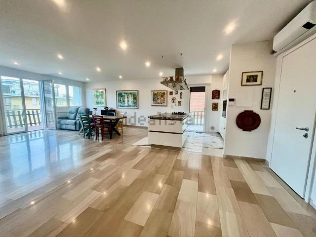 Appartamento in vendita di 102 m² in Viale Martiri Liberta&apos , 33