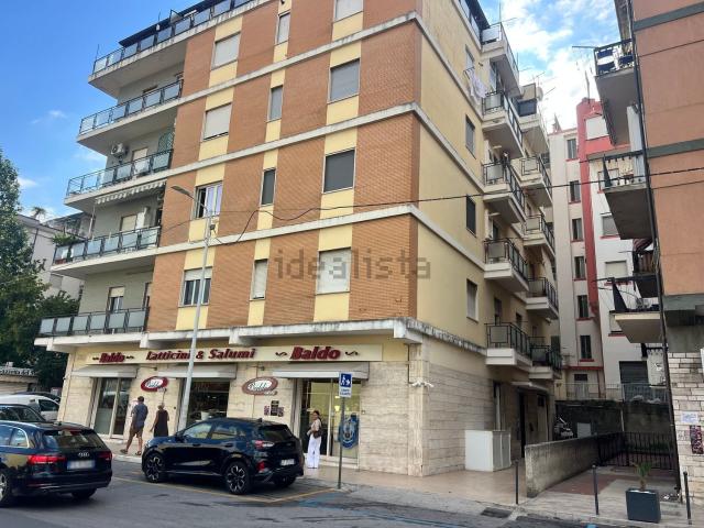 Appartamento in vendita di 102 m² in Viale Parodi, 1