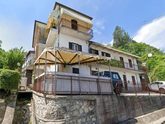 Appartamento in vendita di 102 m² in Strada Amerina, 3