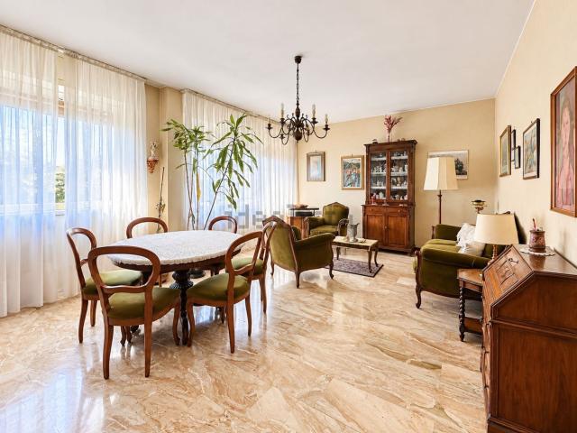 Appartamento in vendita di 103 m² in Via Cadore, 169
