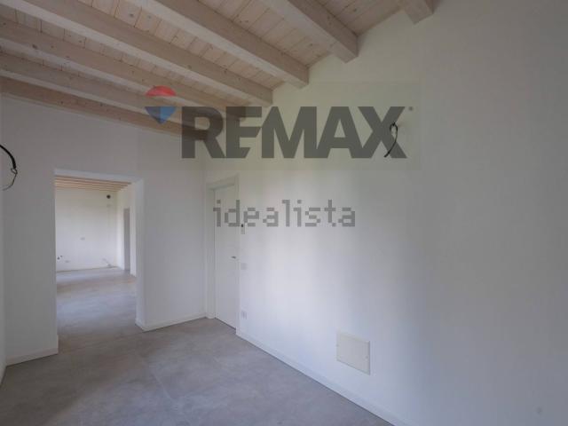 Appartamento in vendita di 103 m² in Via Antonio Locatelli, 8