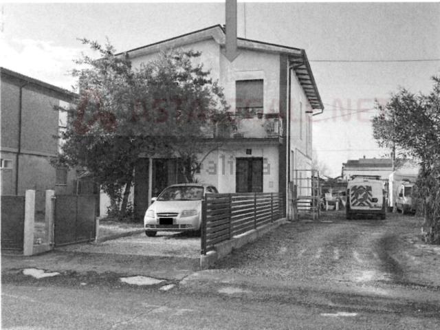 Appartamento in vendita di 103 m² in Via Alessandro Manzoni