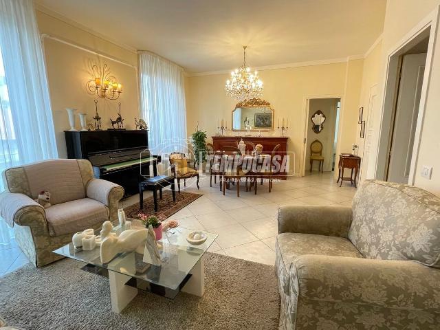 Appartamento in vendita di 103 m² in Via Giuseppe Zanardelli