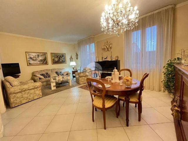 Appartamento in vendita di 103 m² in Via Giuseppe Zanardelli