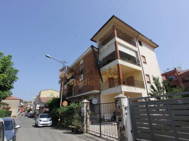 Appartamento in vendita di 103 m² in Via Giorgio de Chirico