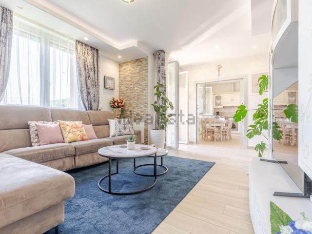 Appartamento in vendita di 103 m² in Via Gran Sasso, 1