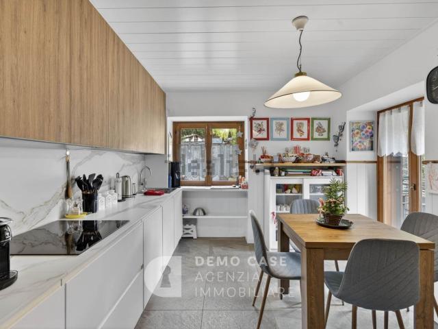 Appartamento in vendita di 103 m² in Via Don Luigi Guanella, 24