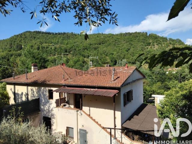 Appartamento in vendita di 103 m² in Via del Fosso di Sieci, 8