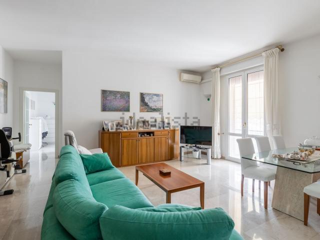 Appartamento in vendita di 103 m² in Via del Lavoro