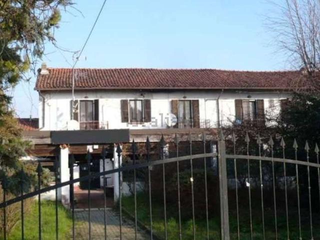 Appartamento in vendita di 103 m² in Via Della Chiesa, 11