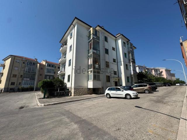 Appartamento in vendita di 103 m² in Via Erennio Gammieri, 8