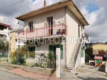 Appartamento in vendita di 103 m² in Via Firenze
