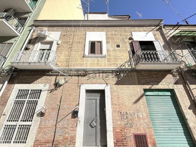 Appartamento in vendita di 103 m² in Via Iorio Tenente