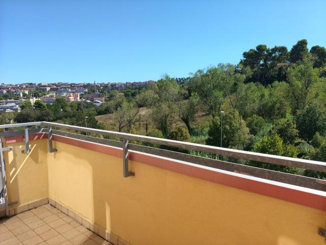 Appartamento in vendita di 103 m² in Via L. Cipolloni