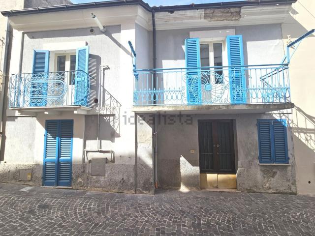 Appartamento in vendita di 103 m² in Via Monte Grappa, 9