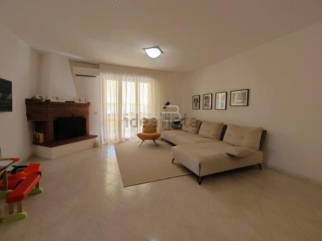 Appartamento in vendita di 103 m² in Via Marina