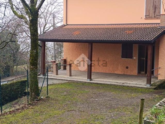 Appartamento in vendita di 103 m² in Via Martiri della Resistenza, 38