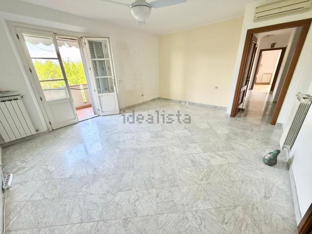 Appartamento in vendita di 103 m² in Via Medaglie d&apos Oro