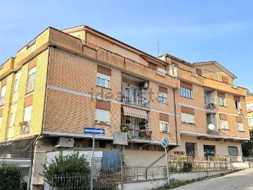 Appartamento in vendita di 103 m² in Via Nazareno Strampelli, 2