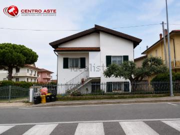 Appartamento in vendita di 103 m² in Via Nazionale Adriatica