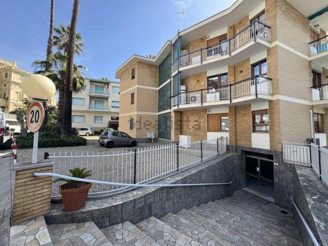Appartamento in vendita di 103 m² in Via Nuvoloni, 69