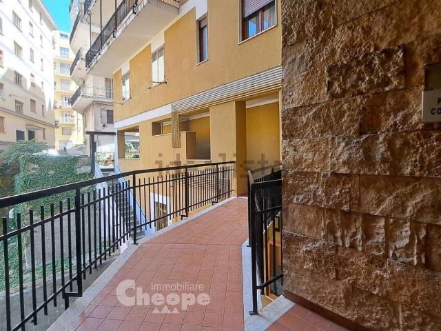 Appartamento in vendita di 103 m² in Via Panfilo Serafini, 8