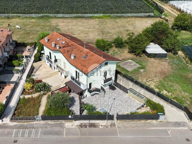 Appartamento in vendita di 103 m² in Via Papa Giovanni XXIII, 147