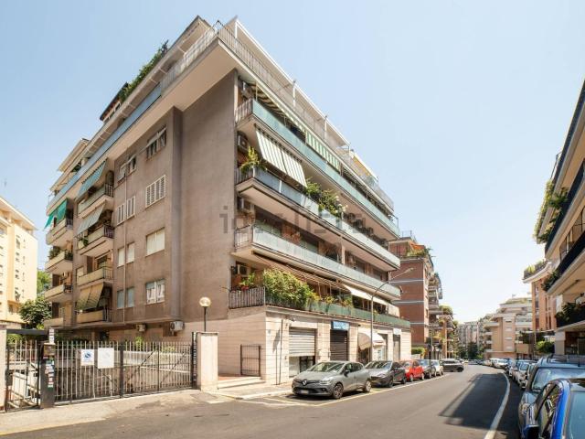 Appartamento in vendita di 103 m² in Via Pasquale Revoltella, 92