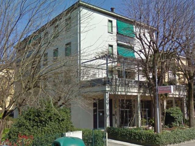Appartamento in vendita di 103 m² in Via R. Tolomelli, 70