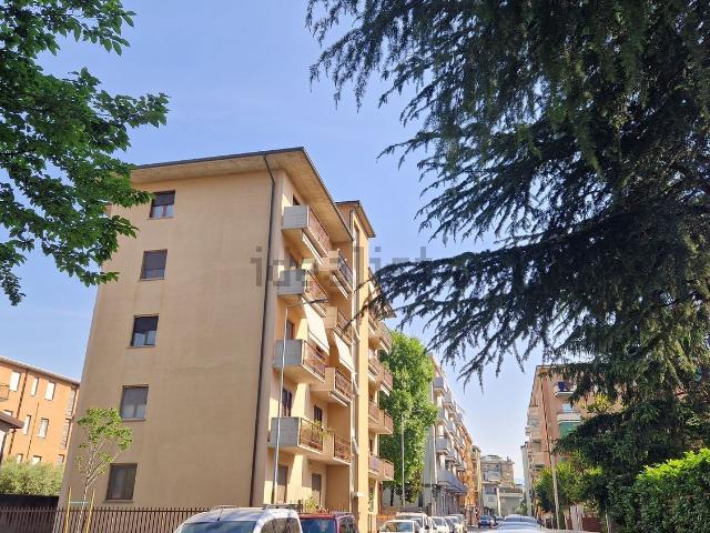 Appartamento in vendita di 103 m² in Via Ugo Foscolo, 14