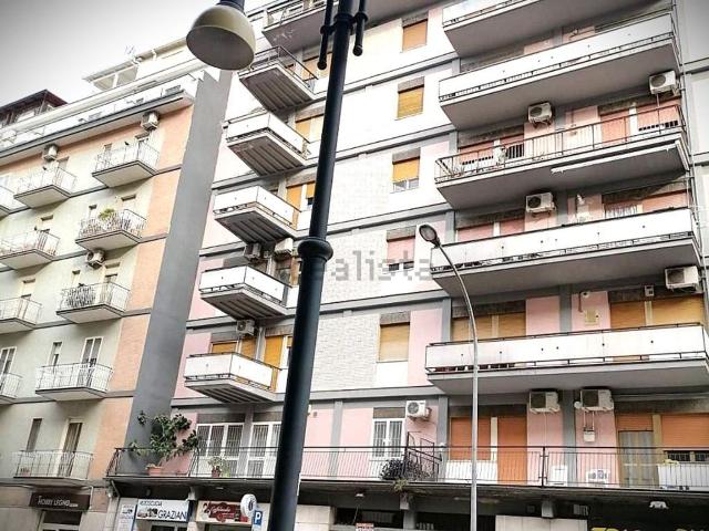 Appartamento in vendita di 103 m² in Via Vittime Civili, 35
