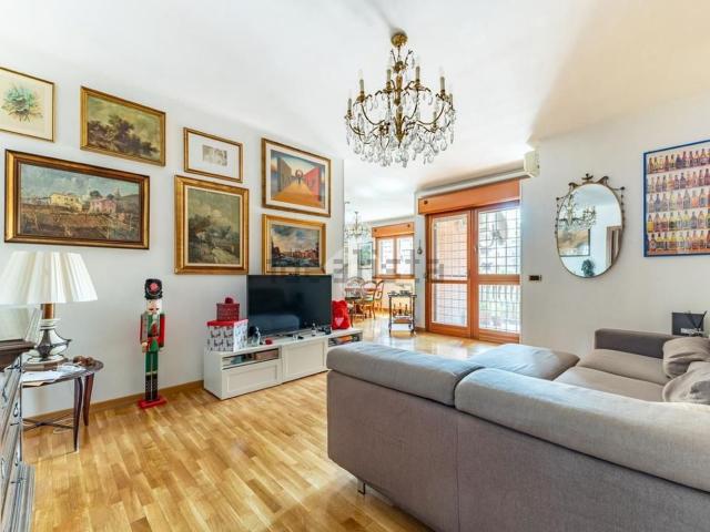Appartamento in vendita di 103 m² in Viale della Grande Muraglia, 154