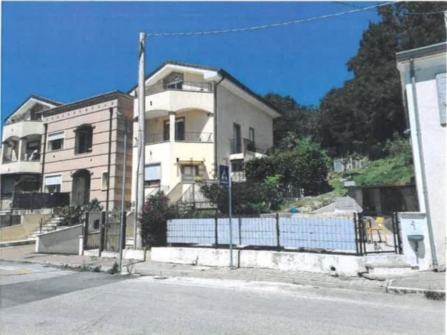 Appartamento in vendita di 103 m² in Corso Europa, 1