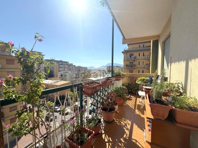 Appartamento in vendita di 104 m² in Via Cristofaro Scobar, 45