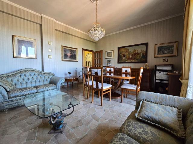Appartamento in vendita di 104 m² in Via Curtatone