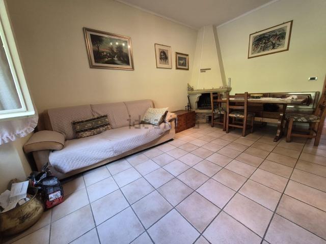 Appartamento in vendita di 104 m² in Via A. Grandi, 8