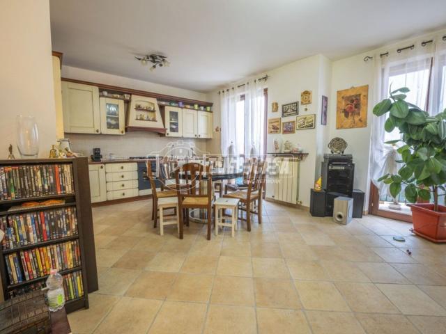 Appartamento in vendita di 104 m² in Via Bologna, 43