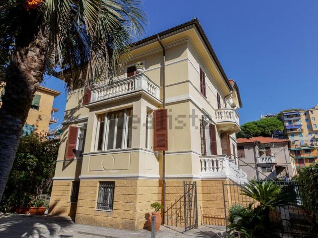 Appartamento in vendita di 104 m² in Via Ghizolfo, 5
