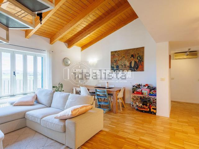 Appartamento in vendita di 105 m² in Via Giulio e Giacinto Sicuri, 68