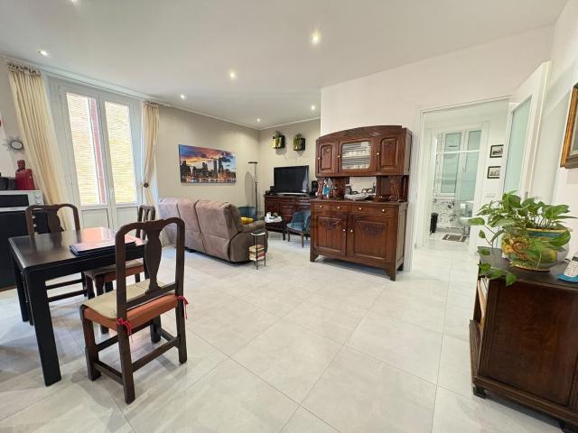 Appartamento in vendita di 104 m² in Via Giacomo Limido