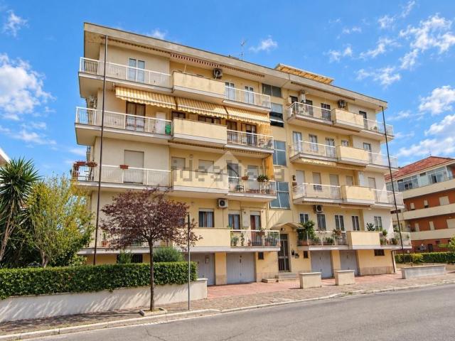 Appartamento in vendita di 104 m² in Via delle Driadi, 30