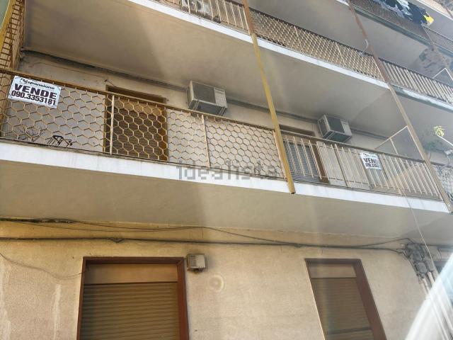 Appartamento in vendita di 104 m² in Via Fiumefreddo